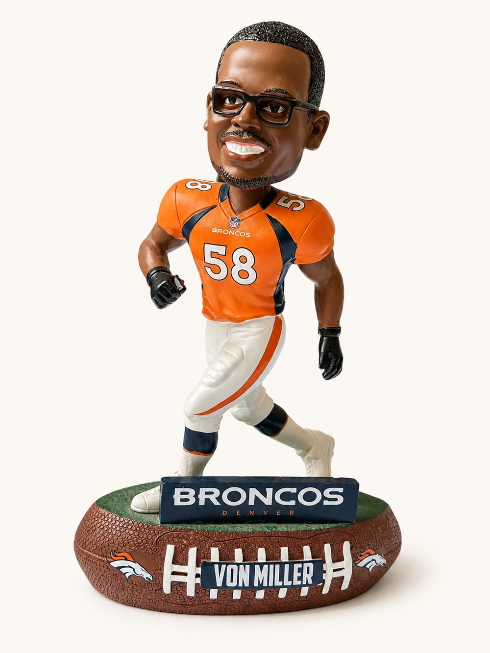 FOCO Von Miller Broncos Limited Edition Bobblehead #416/2018